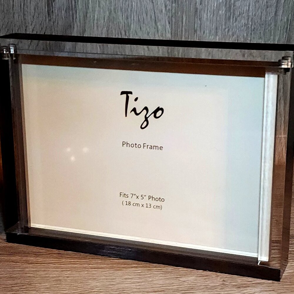 New Tizo Design 5x7 Silver Block Lucite Acrylic Picture Frame